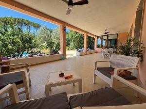 Villa with Garden near Rome for Groups & Families