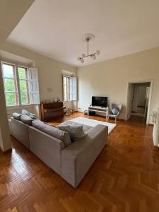 Stylish 3-Bedroom Apartment in Prestigious Florence