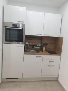 private parking,old town,52m2,terrace,no stairs, newly renovated,