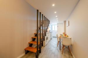 City Views Flats in Historic Porto by HostWise