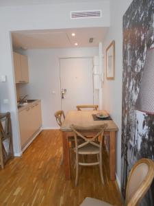 Appartements Caumartin 64 : photos des chambres