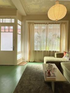 Charmante Altbauwohnung am Park und Messe