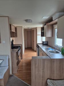 Caravan by the Sea 641