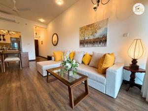 Canterbury Breeze Golf Apartment by CM Holiday