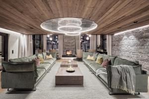 Chalet White Pearl by MYALPS