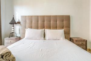 Luxury Residence with 2 Terraces Pool and Garden View Security and Self Check-in