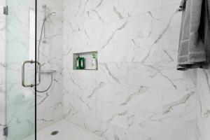 Cozy Downtown Studio - near UT