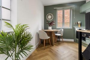 Pippin - Stylish City Centre Studio - Worcester