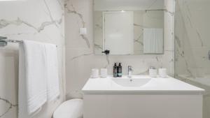 Moonlight Villa by LovelyStay