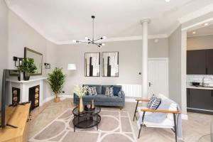 1 Bed in the heart of Grassmarket with Castle Views