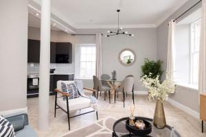 1 Bed in the heart of Grassmarket with Castle Views