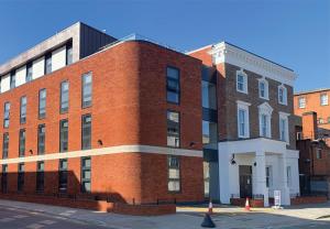 Student Only Stylish Studio at Seven Sisters