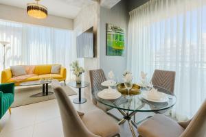 Chic Elegant City Center Condo