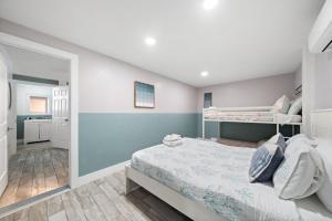 The Zachary House BeachBox Oceanview and Walk to Beach