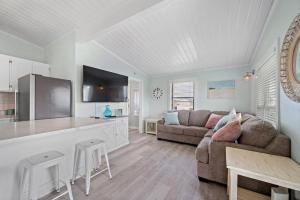 Cute Bungalow With Fire Pit Close to the Beach