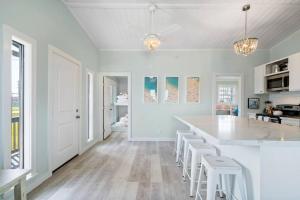 Cute Bungalow With Fire Pit Close to the Beach