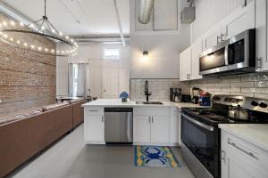 Historic and Central Downtown Galveston Flat