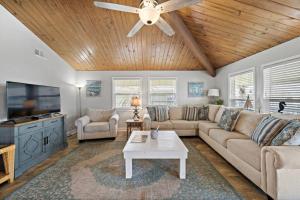 Charming Canal Home with Great Views and a Tiki Bar