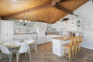 Charming Canal Home with Great Views and a Tiki Bar