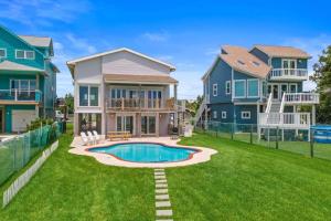 Galveston Bay Front Home with Private Pool and Pier