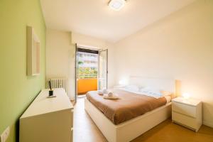 Roncaglia 25, Milano