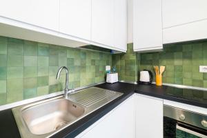 Roncaglia 25, Milano