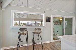 Canal Front Bungalow with Screened Patio and Kayaks