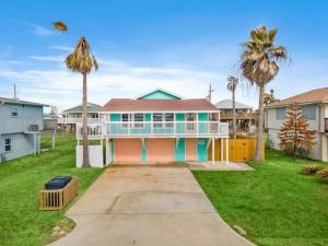 Spacious coastal haven, minutes from beach