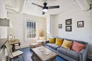 Historic Galveston homes, close tothe island has to offer