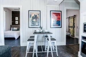 Historic Galveston homes, close tothe island has to offer