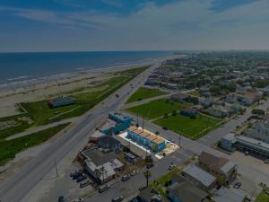 Cozy ocean view condo on Galvestons east end, close to cruise terminal