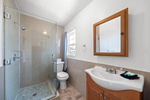 Cozy ocean view apartment on Galvestons east end, close to cruise terminal