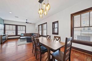 Charming loft near the historic strand in downtown