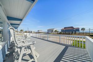 Beach Bungalow with Large Yard and Spectacular Ocean Views