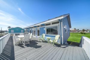 Beach Bungalow with Large Yard and Spectacular Ocean Views