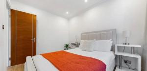 The High Street Kensington