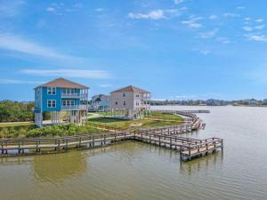 Beautiful bay home with breathtaking views from two decks and boardwalk with fishing pier