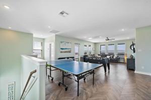 Beautiful bay home with breathtaking views from two decks and boardwalk with fishing pier