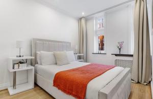 The High Street Kensington