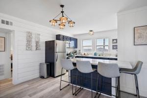 Cute beach house with large deck and fire pit, close to the beach