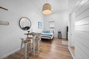 Modern Downtown Galveston Loft, Walk to The Strand