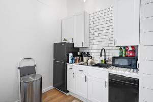 Modern Downtown Galveston Loft, Walk to The Strand