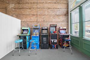 Historic Downtown Galveston Flat With Game Room