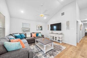 Spacious Home With Large Deck and Steps to the Beach