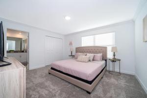 Luxury House with Pool and Resort