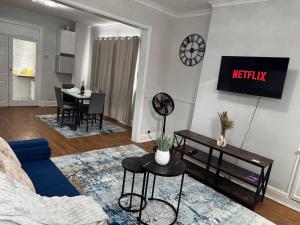 Bakewell St 2BR Retreat for 5 with FREE Parking