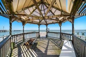 Bayfront Home with Private Pool, Pier, and Firepit
