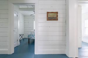 Historic charmer close tothe beach and strand