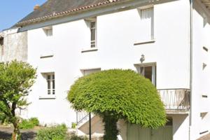 3-Bed House - Sleeps 6 - Garden Balcony Parking