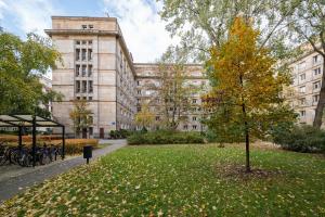 Hallera Central Studio by BookingHost